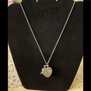 Harriet  Avenue Jewels Heart Locket